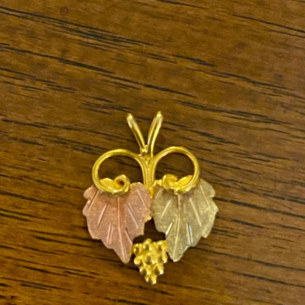 Black Hills Gold Leaf Pendant